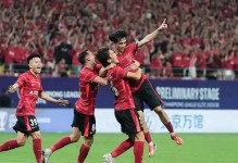 离谱！37岁金哨1个月2次失误漏判国安点球遭降级执法中甲又犯错
