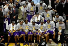 nba2010湖人阵容（2010湖人队全队高清照片）