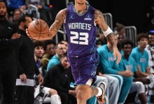 状态欠佳！坎宁安三场狂送24次失误，创NBA历史季后赛纪录