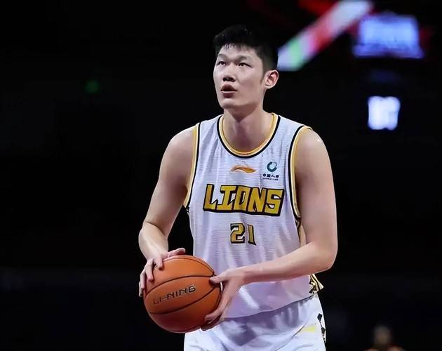 定海神针！胡金秋13中11砍下28分8板正负值+13