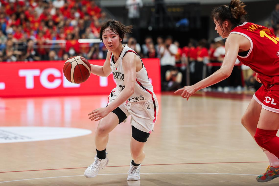 CUBAL女篮在南京航空的铁血防守下勉强逃脱，王佳颖的15分5断算什么呢_CBA直播