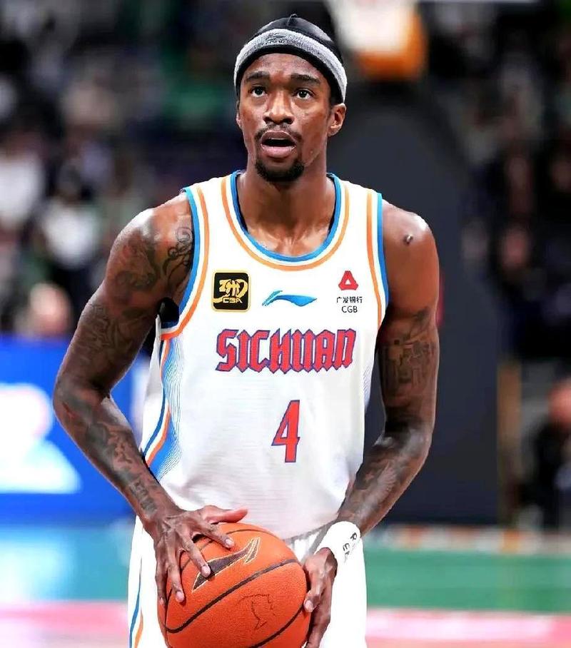 CBA新赛季第一小外援风采！史密斯单场9记三分狂轰45+15+14