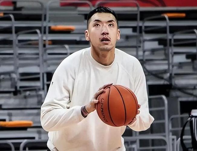 稳定两双输出！陶汉林替补12中6拿下13分10板1帽5前场板