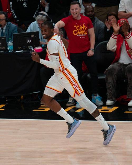 麦科勒姆23+5，老鹰爆冷掀翻尼克斯！库明加立大功，约翰逊准3双
