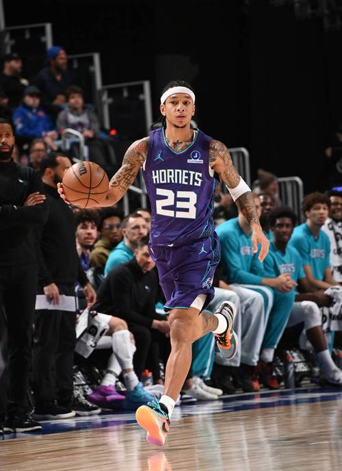 状态欠佳！坎宁安三场狂送24次失误，创NBA历史季后赛纪录